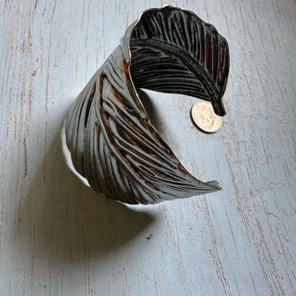 Silver Feather Cuff Bracelet‎